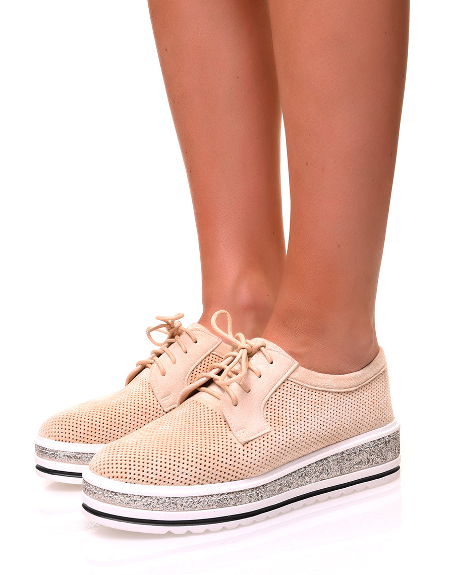 Derbies en suédine beiges ajourées à semelles compensées