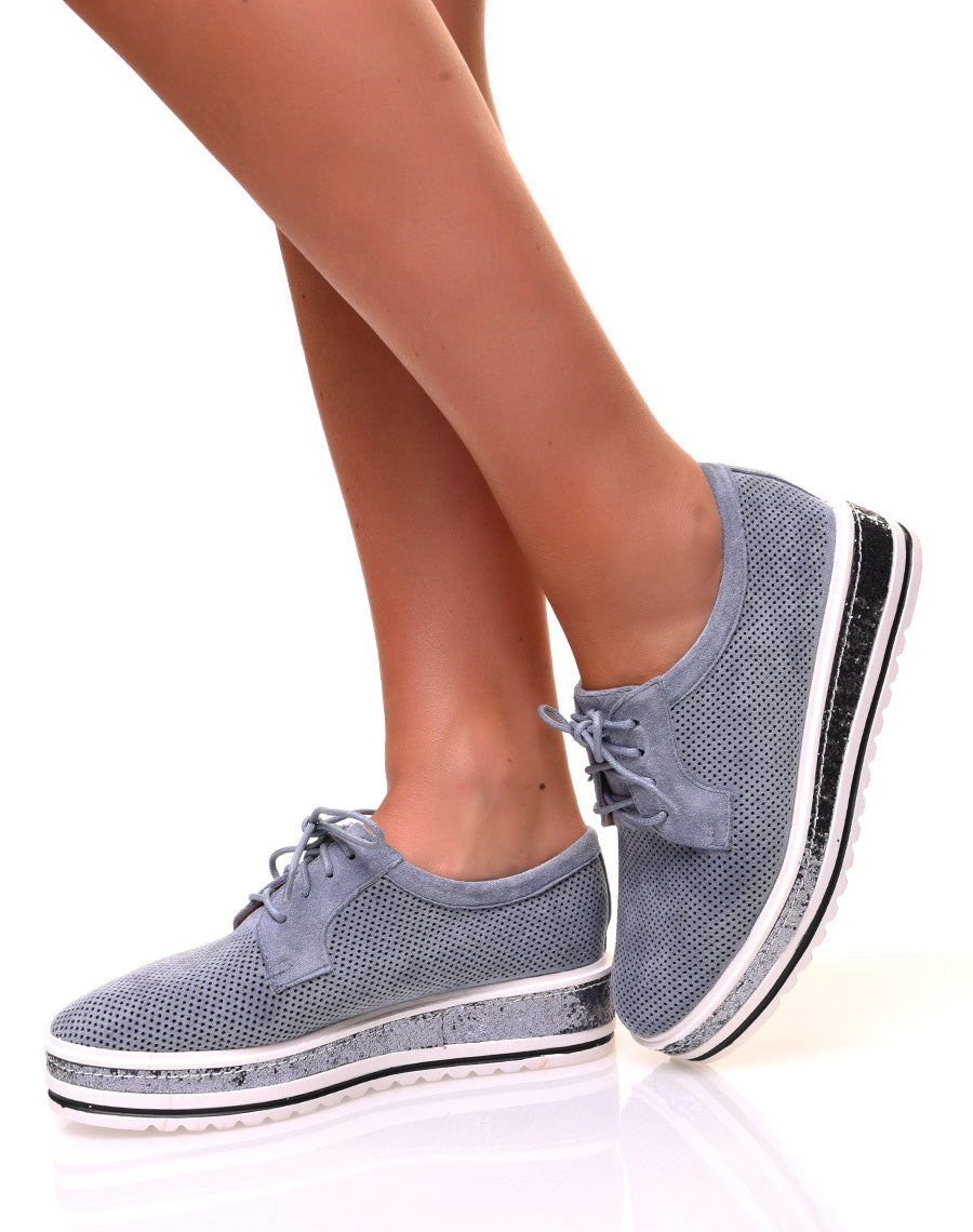 Derbies en suédine bleues ajourées à semelles compensées
