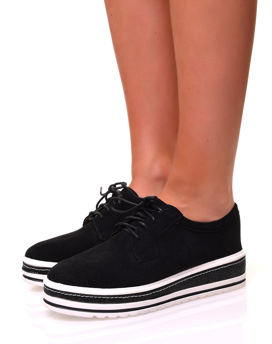 Derbies en suédine noires ajourées à semelles compensées