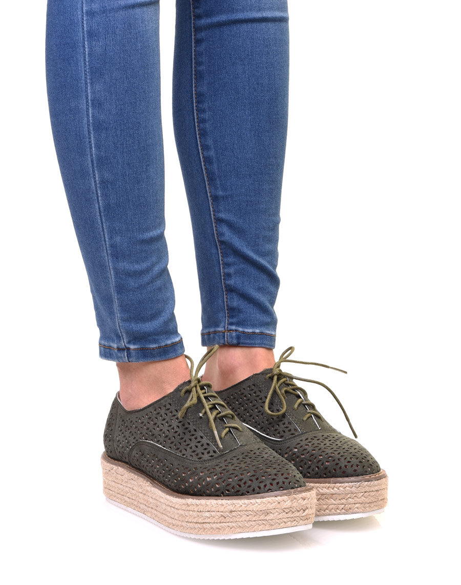 Derbies kaki en suédine à talon compensé