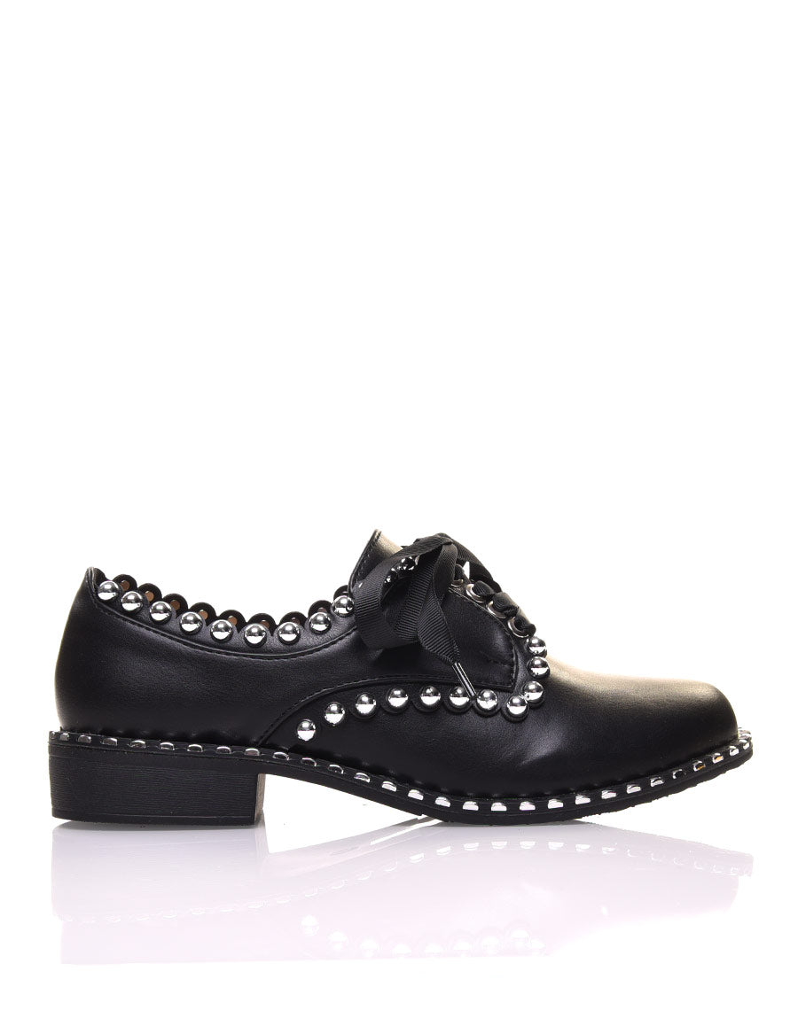 Derbies noires cloutés