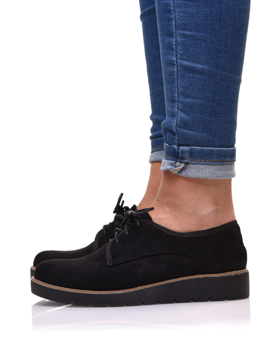 Derbies noires compensées en suédine