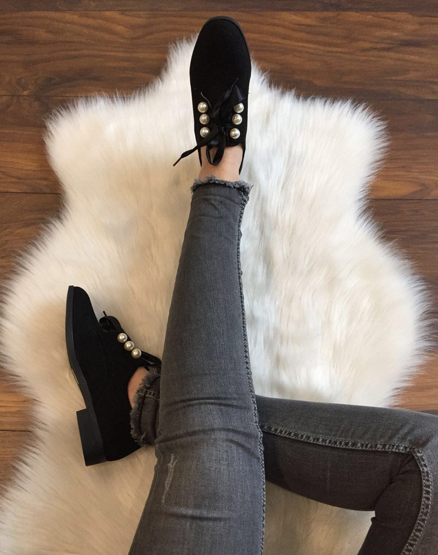 Derbies noires en suédine