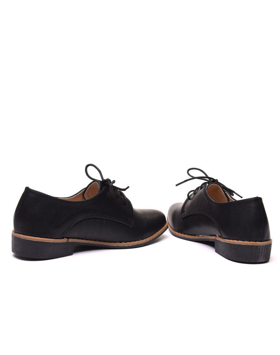 Derbies noires foncées à lacets