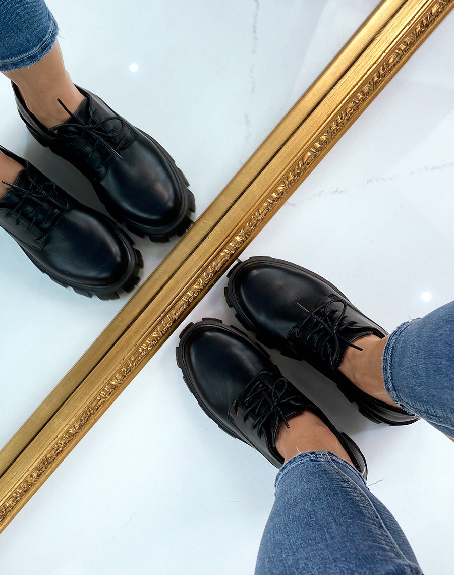 Derbies noires à grosse plateforme