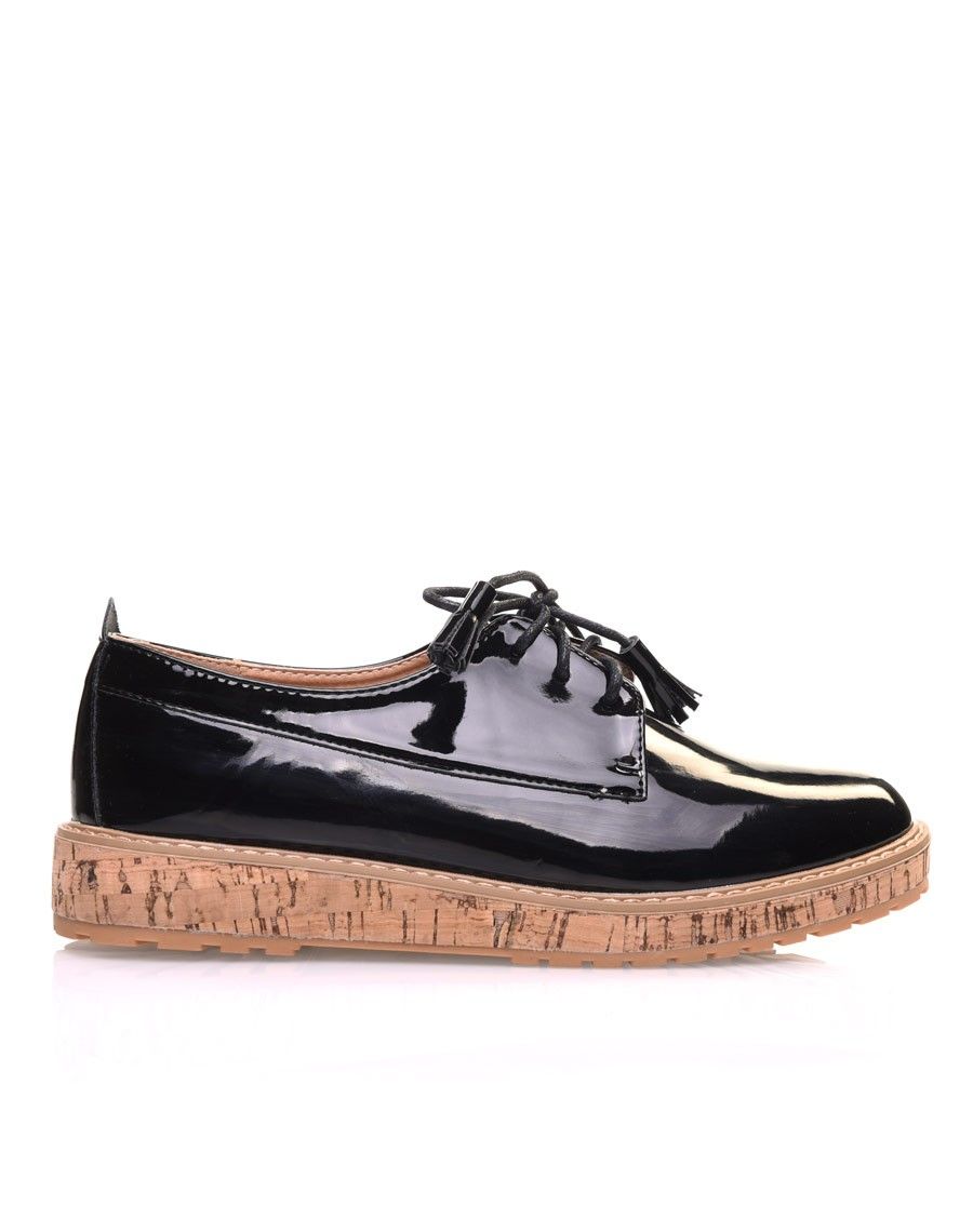 Derbies noires vernies à talon compensé