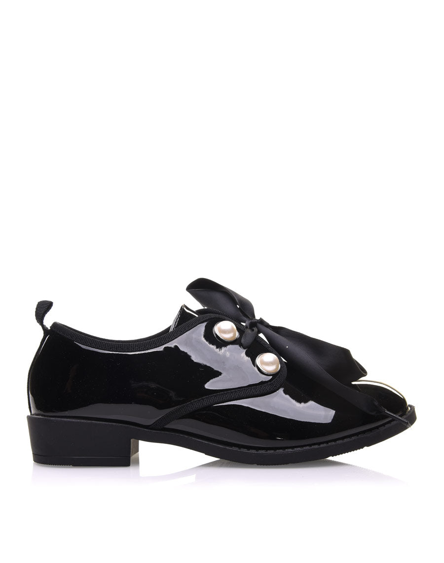 Derbies noires vernis lacets en satins