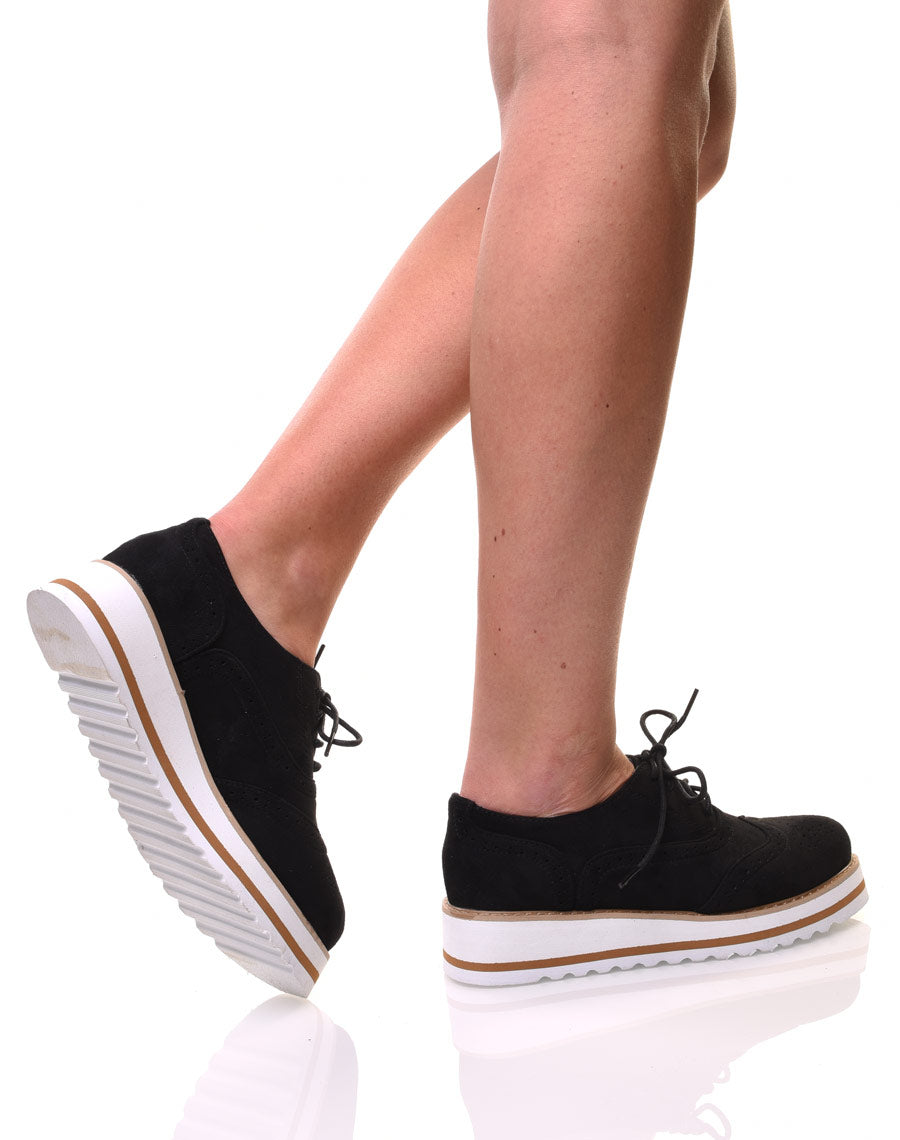 Derbies noirs à semelle compensée