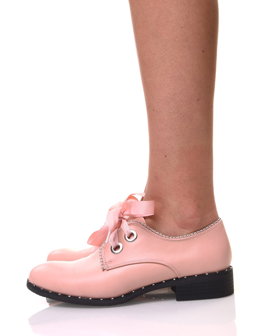 Derbies roses cloutés