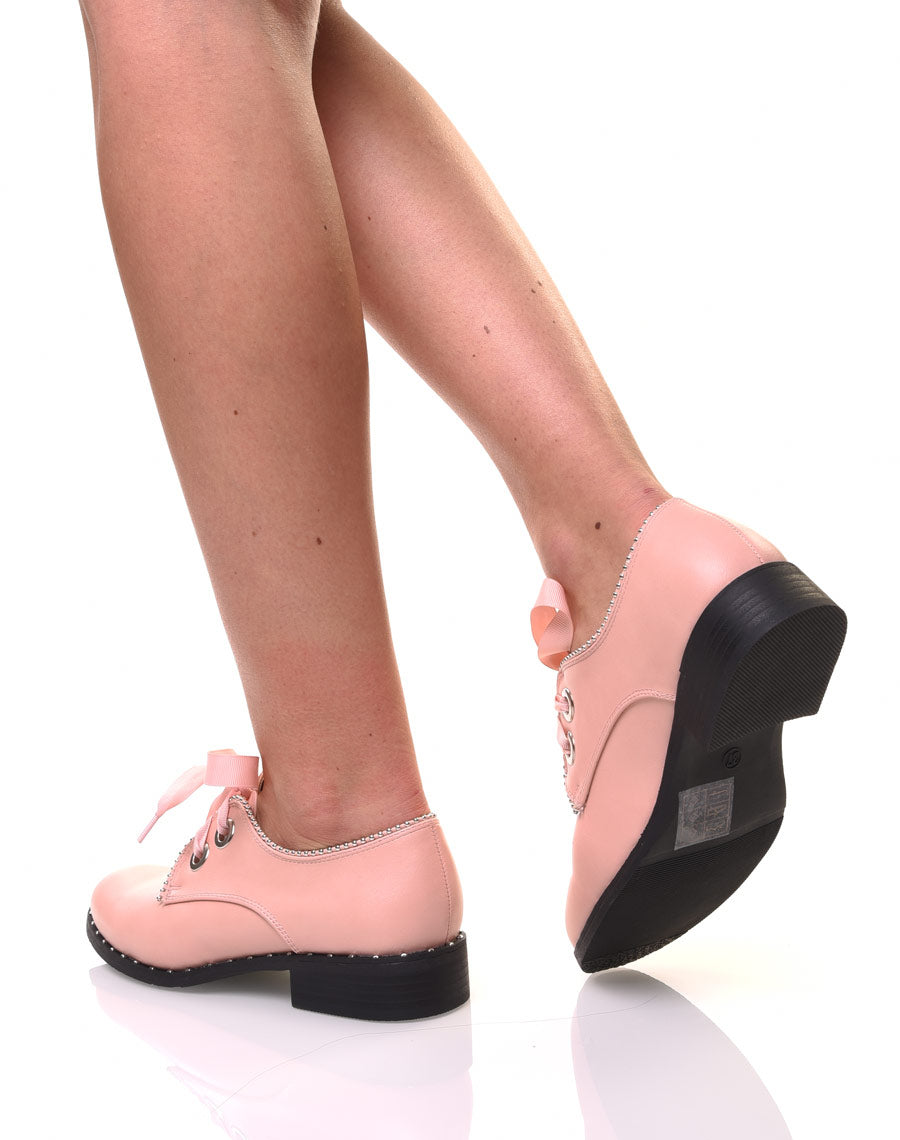 Derbies roses cloutés