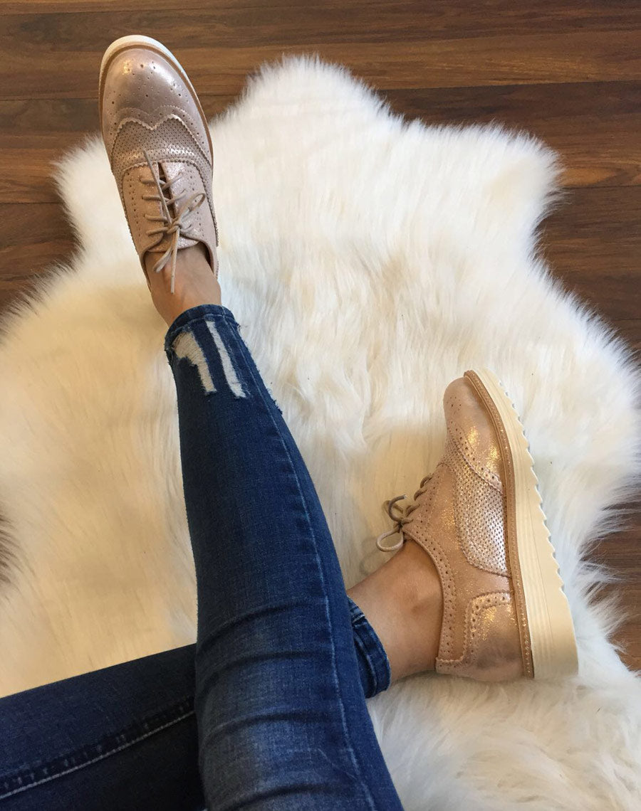 Derbies roses perforées à semelles épaisses