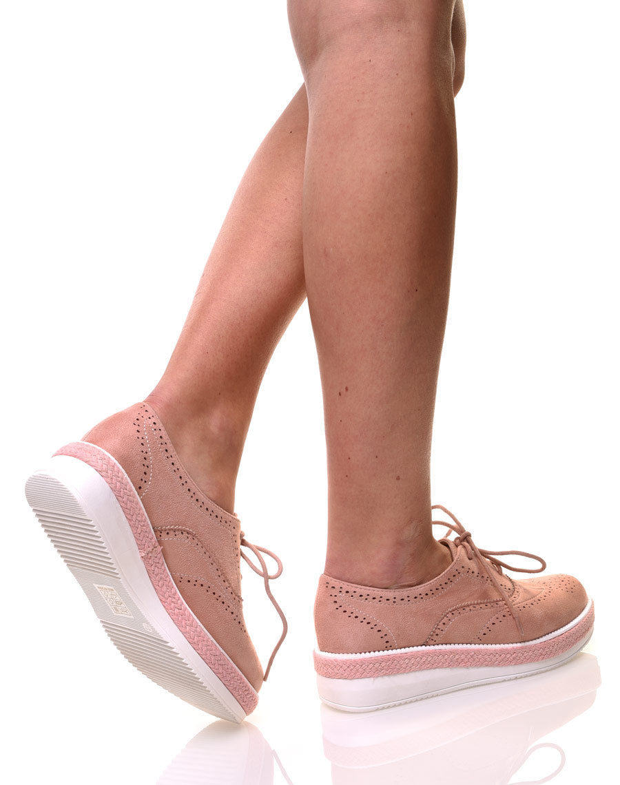 Derbies roses perforés à semelles épaisse