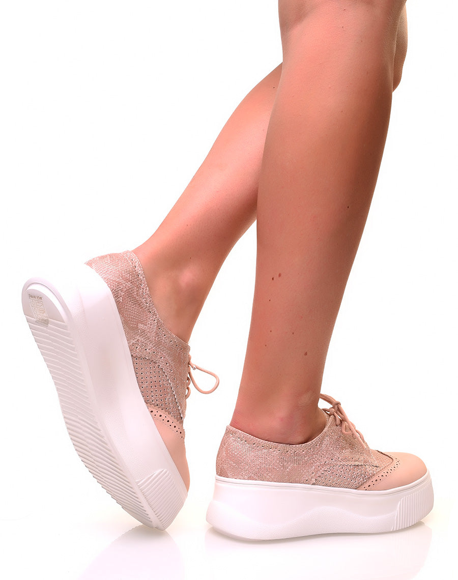 Derbies roses poudrées ajourées à reflets dorés