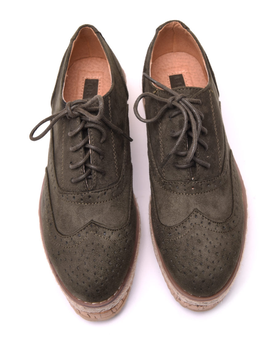 Derbies suédine kaki à talon compensé