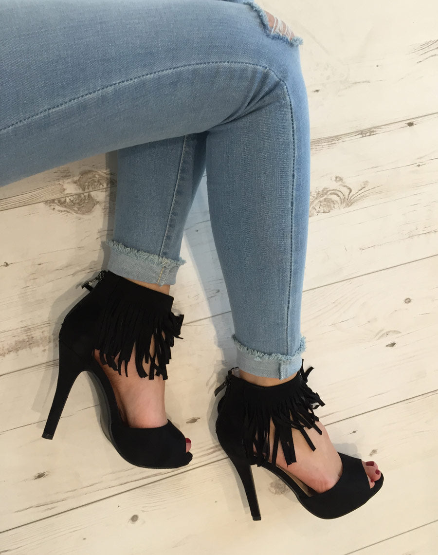 Escarpin à frange noir ouvert