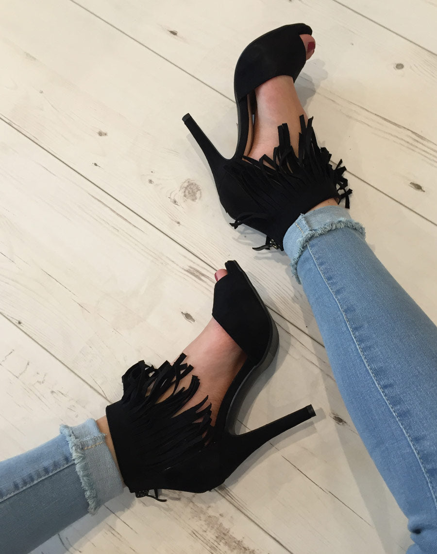 Escarpin à frange noir ouvert