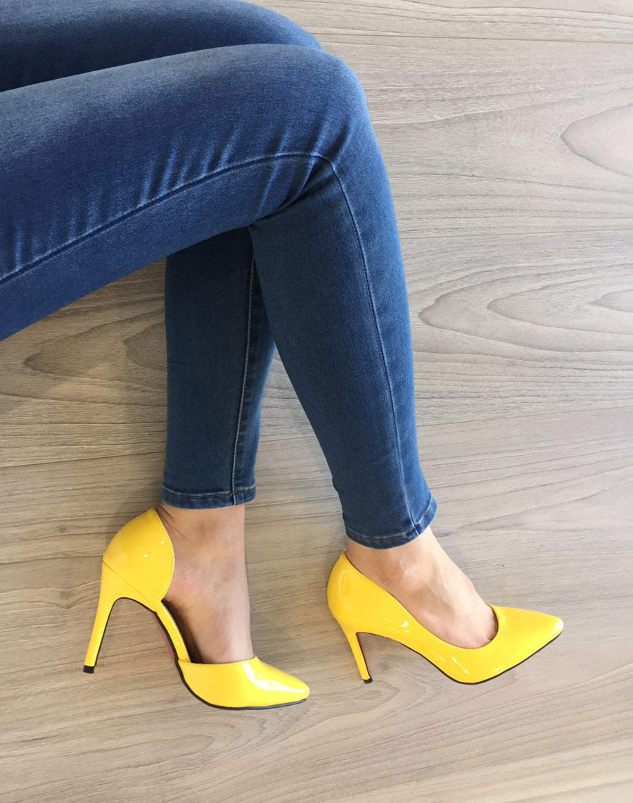 Escarpin jaune vernis