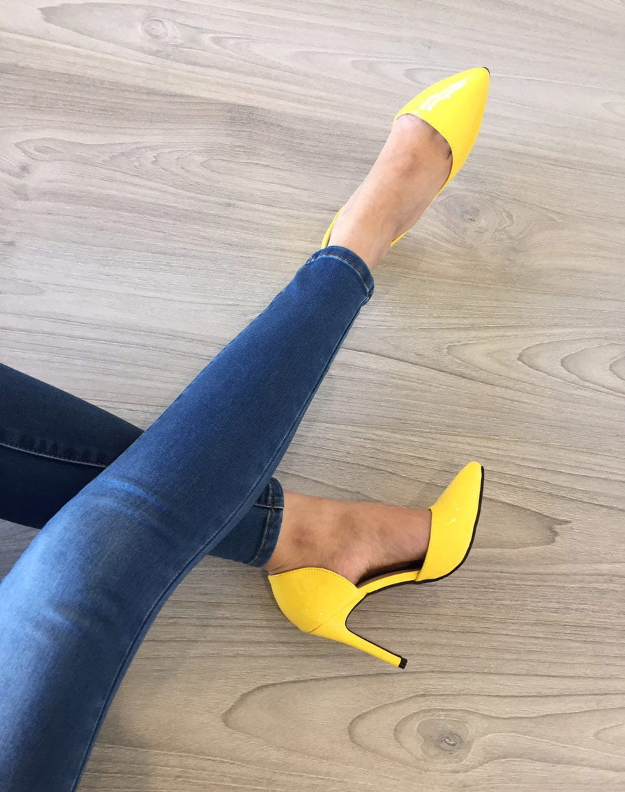 Escarpin jaune vernis