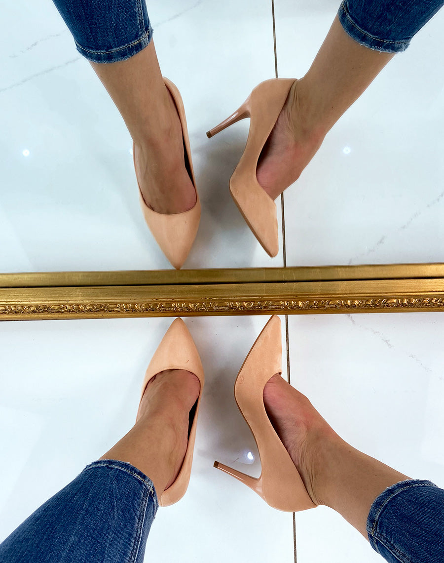 Escarpin rose corail en suédine à talon aiguille