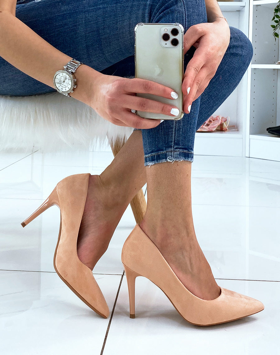 Escarpin rose corail en suédine à talon aiguille