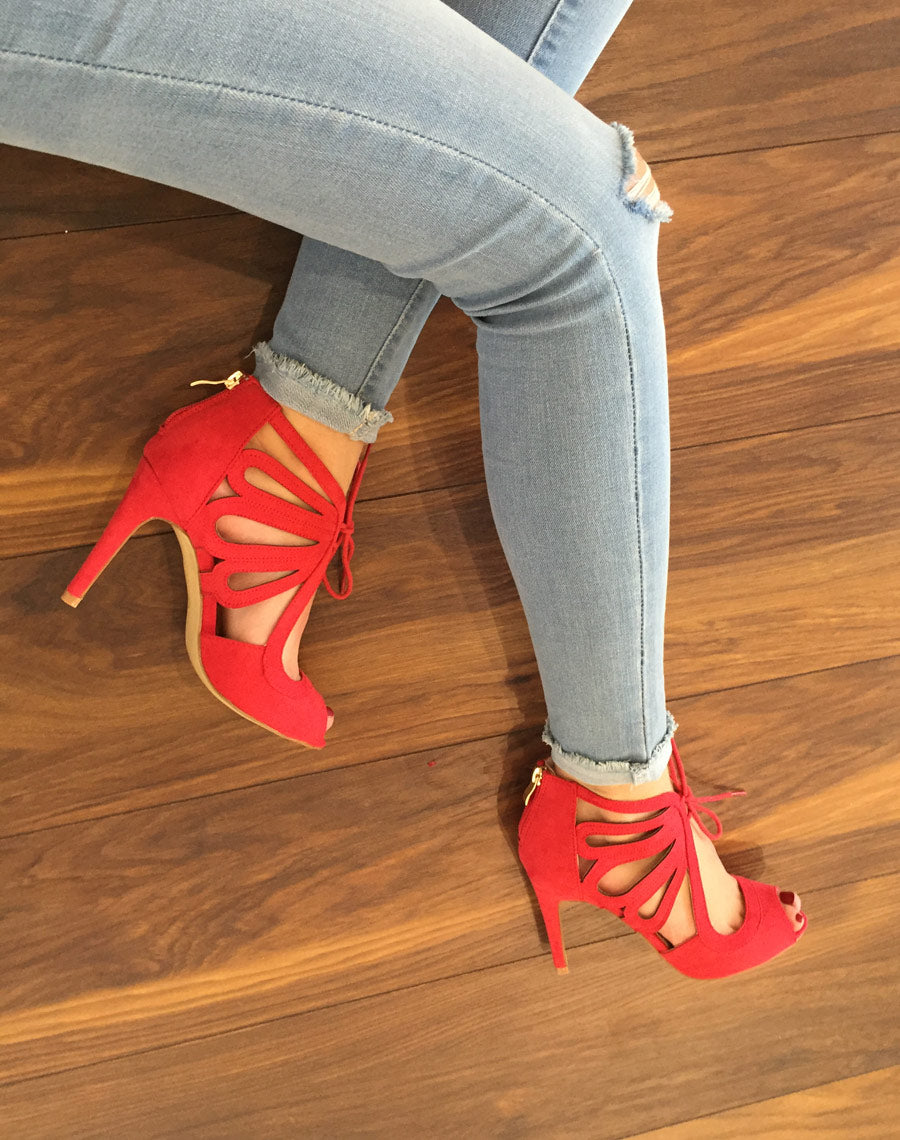 Escarpin rouge ouvert à lacet
