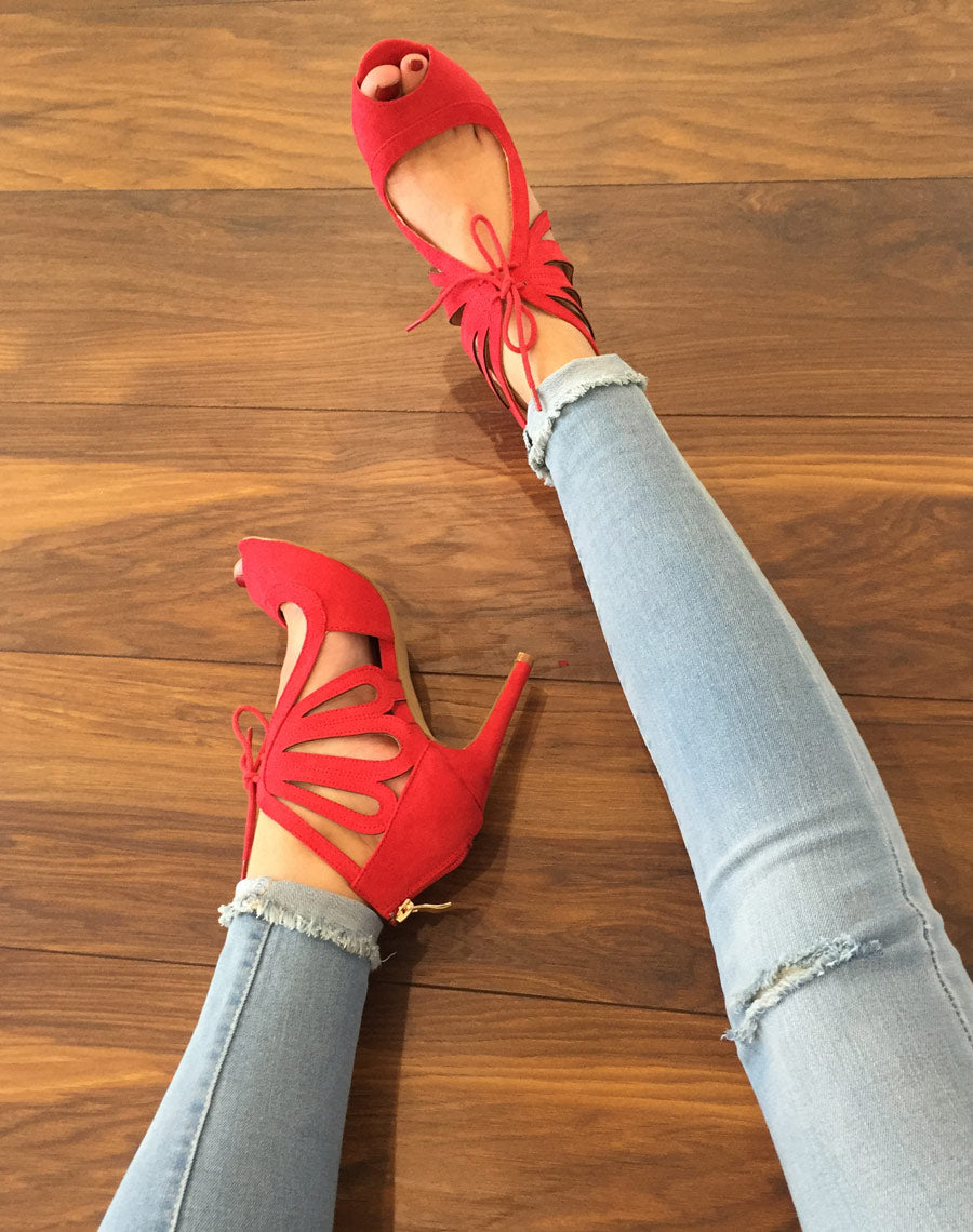 Escarpin rouge ouvert à lacet