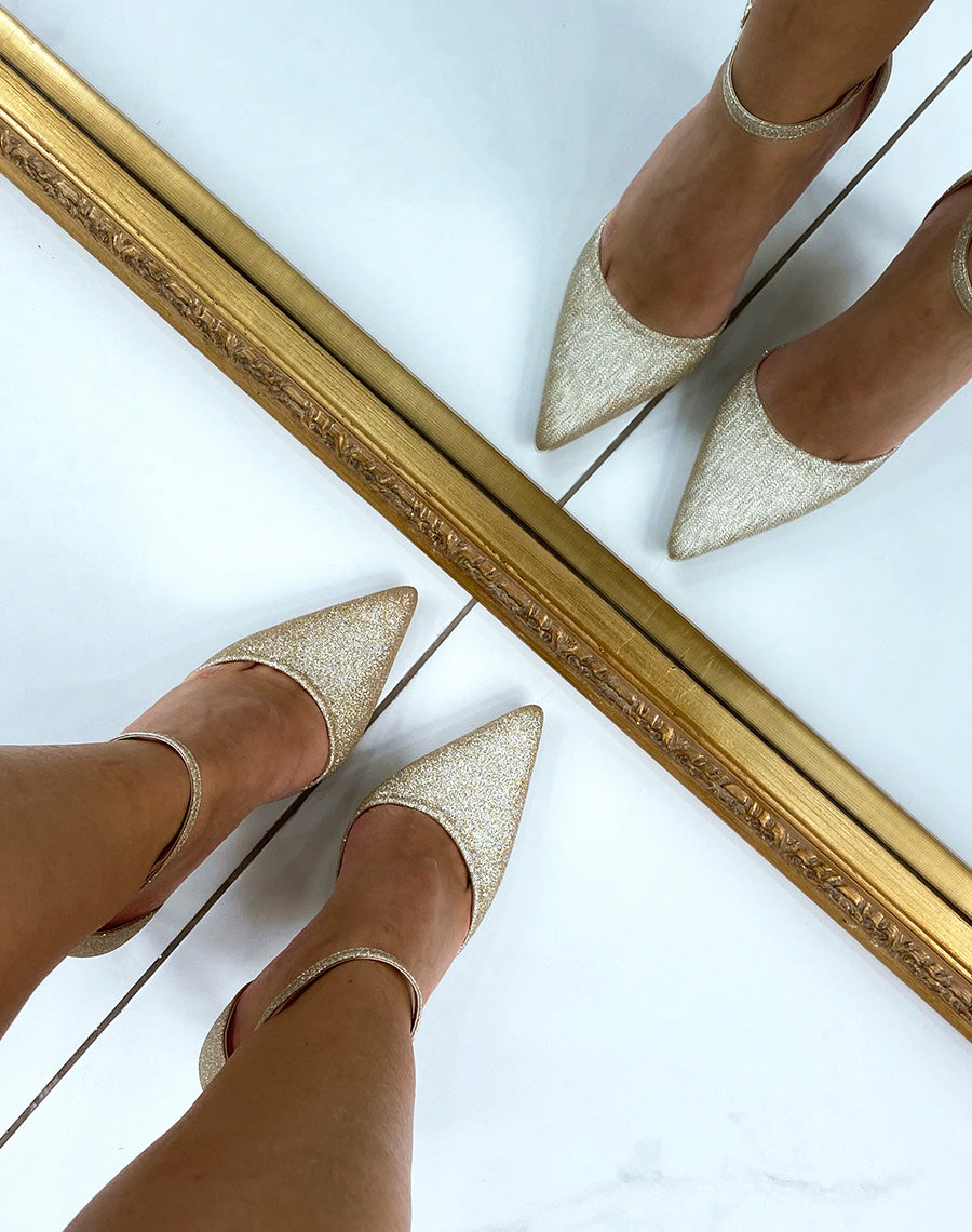 Escarpin à talon doré pailleté