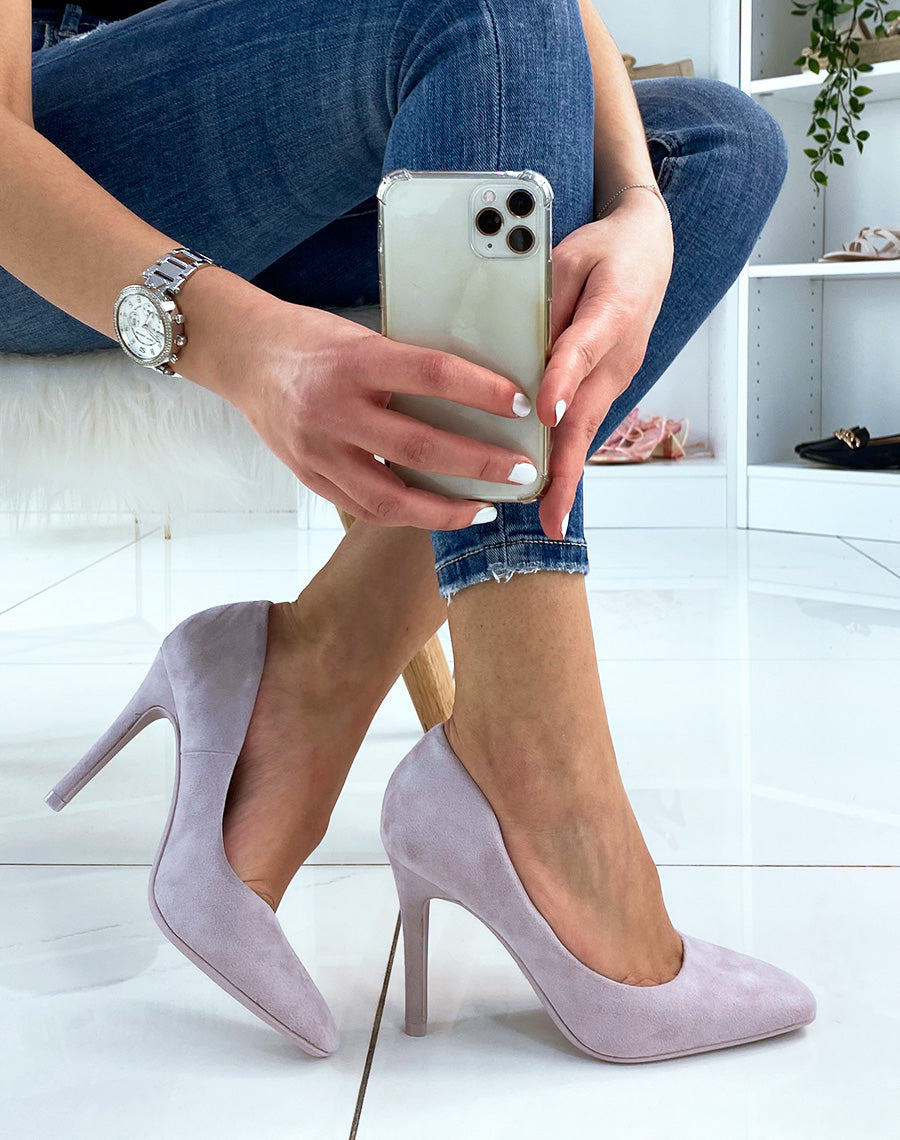 Escarpin à talon violet en suédine à bout carré