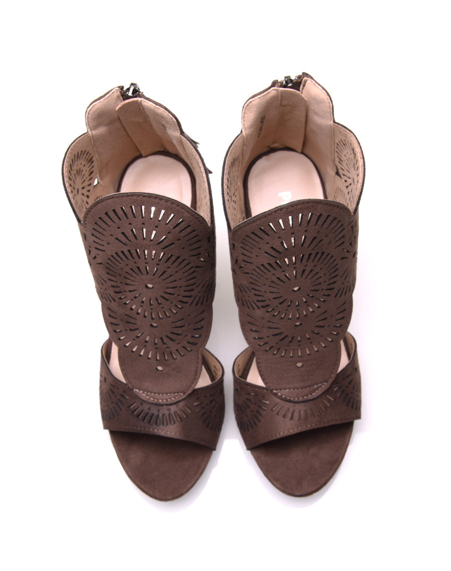 Escarpins ajourés marron à talons