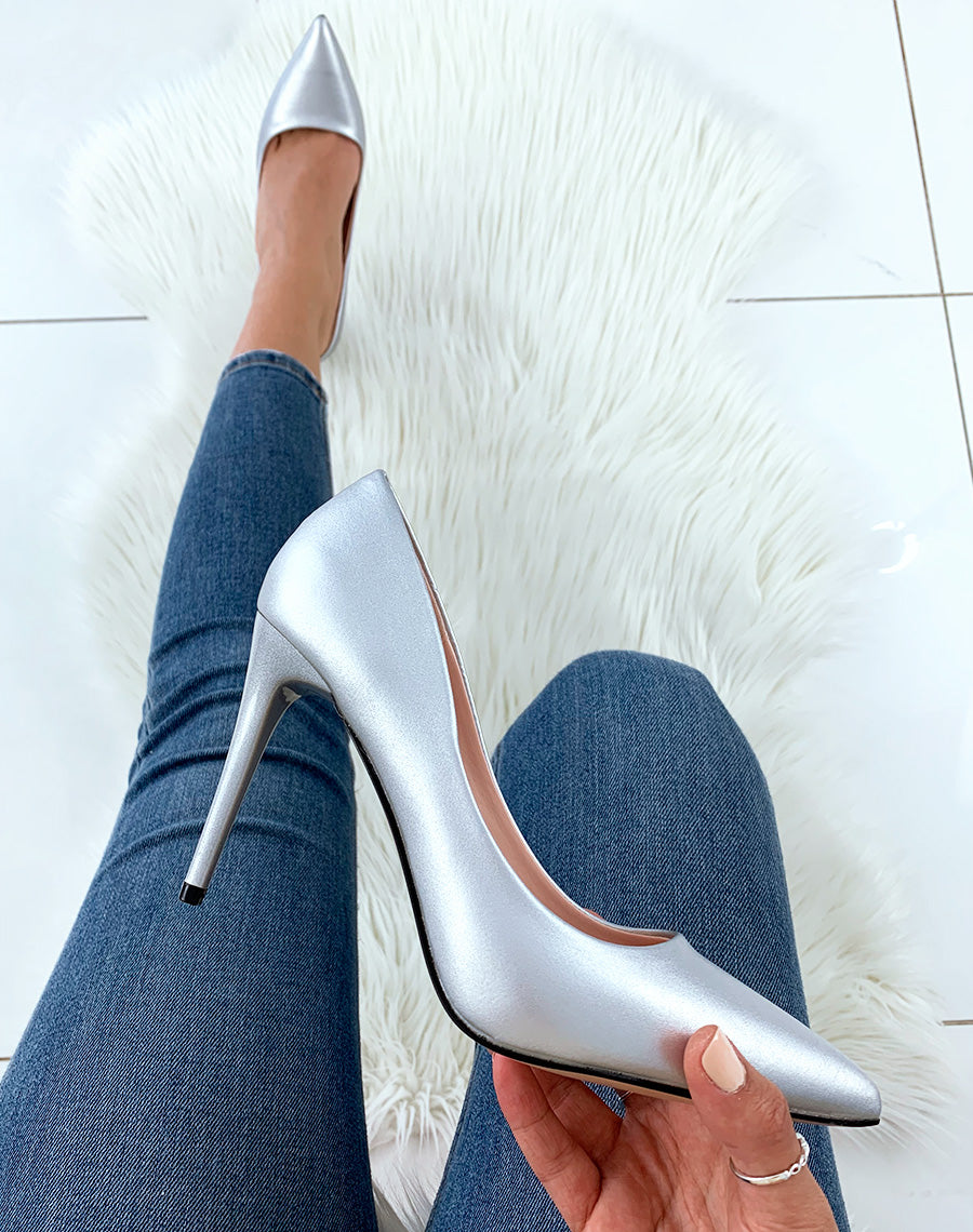 Escarpins argentés effet mat