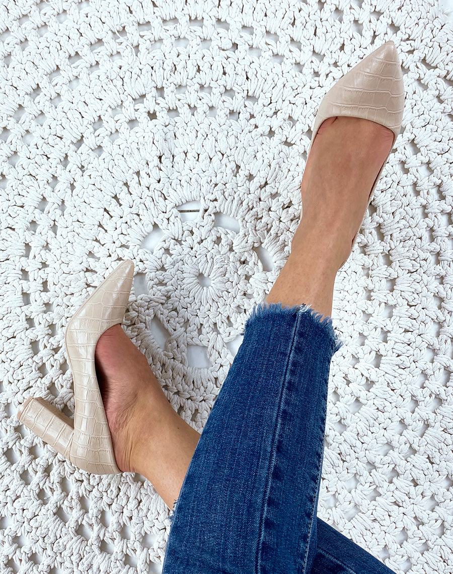 Escarpins beiges à bout pointu effet croco