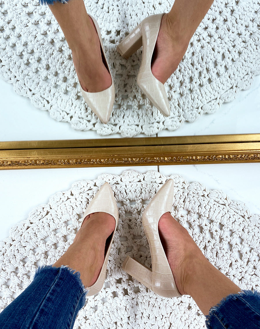 Escarpins beiges à bout pointu effet croco