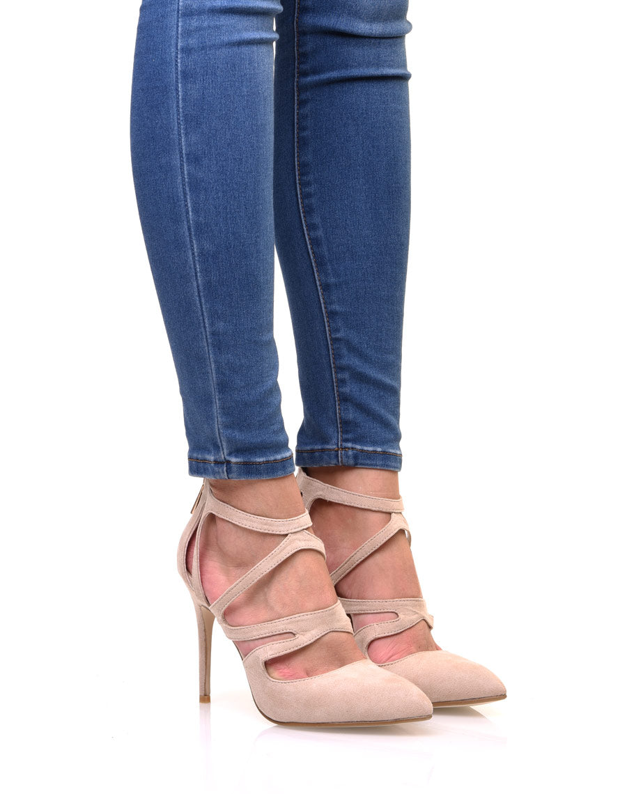 Escarpins beiges à brides multiples