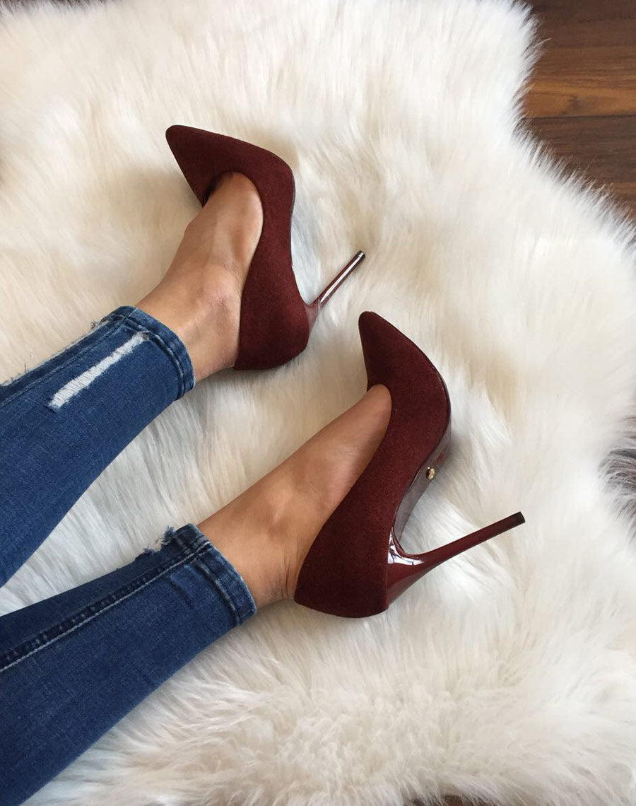 Escarpins bordeaux en suédine et à talons aiguilles