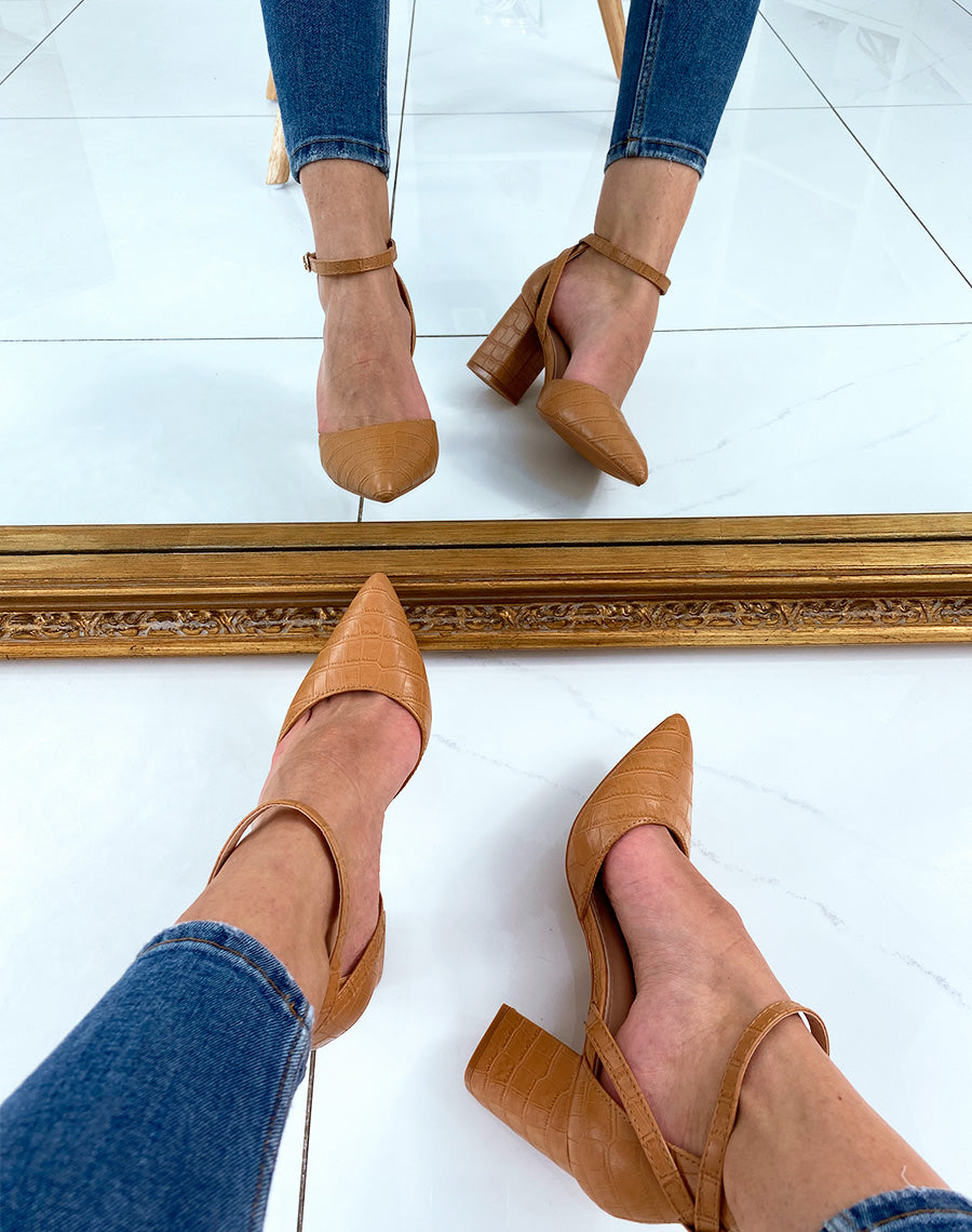 Escarpins camel effet croco à talons