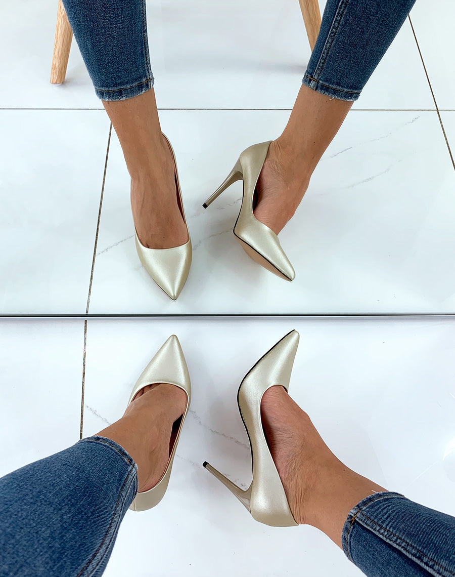 Escarpins dorés effet mat