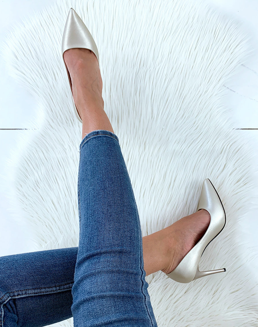 Escarpins dorés effet mat