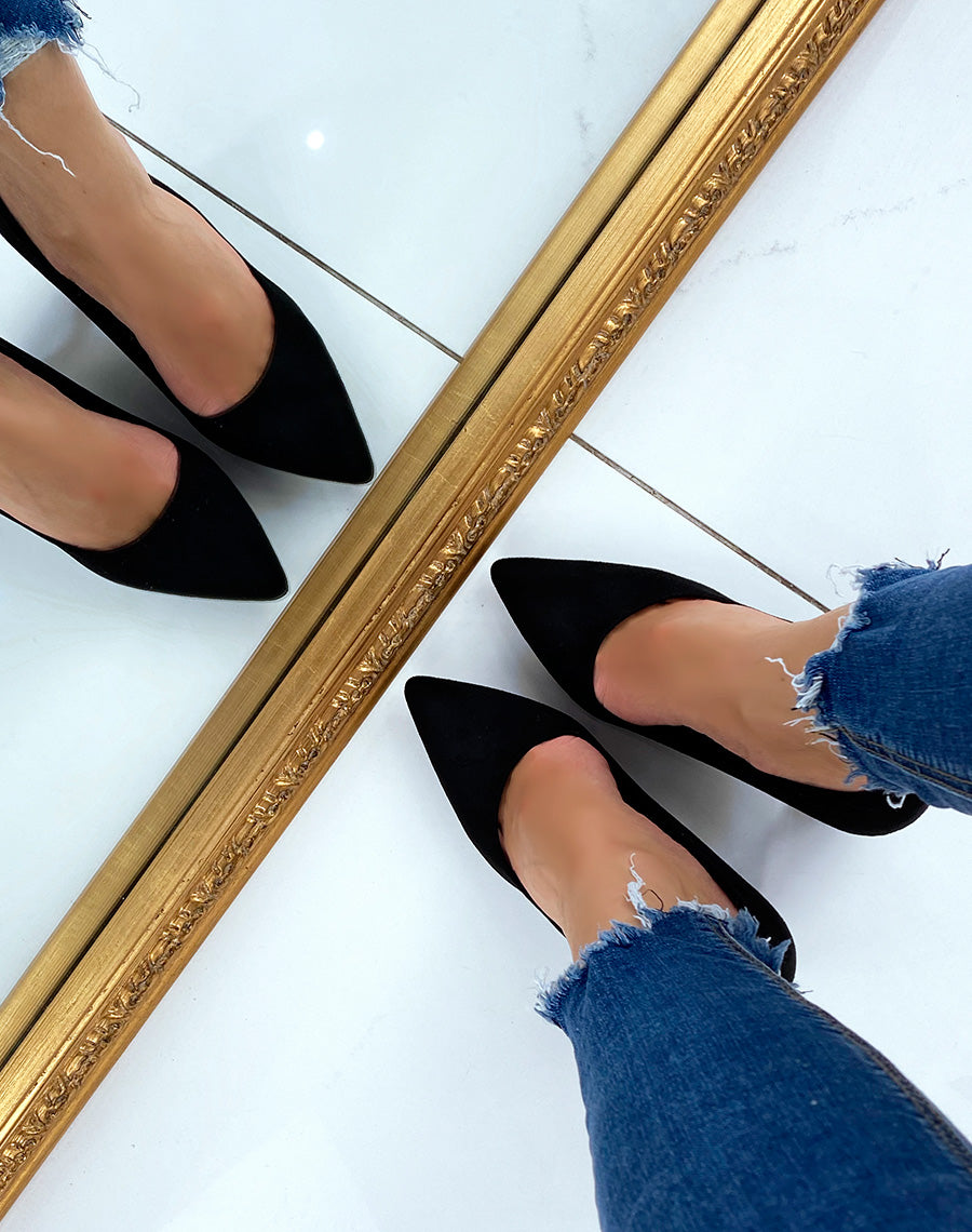 Escarpins en suédine noire à bout pointu