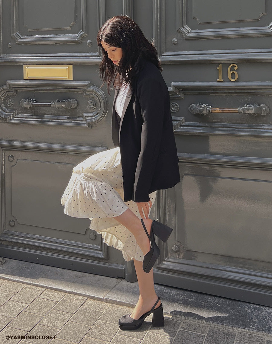 Escarpins en tissu satiné noirs à talon large et plat