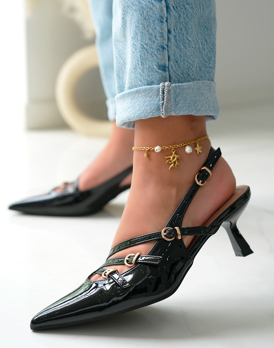 Escarpins femme noirs vernis à bout pointu et petit talon avec boucles dorées