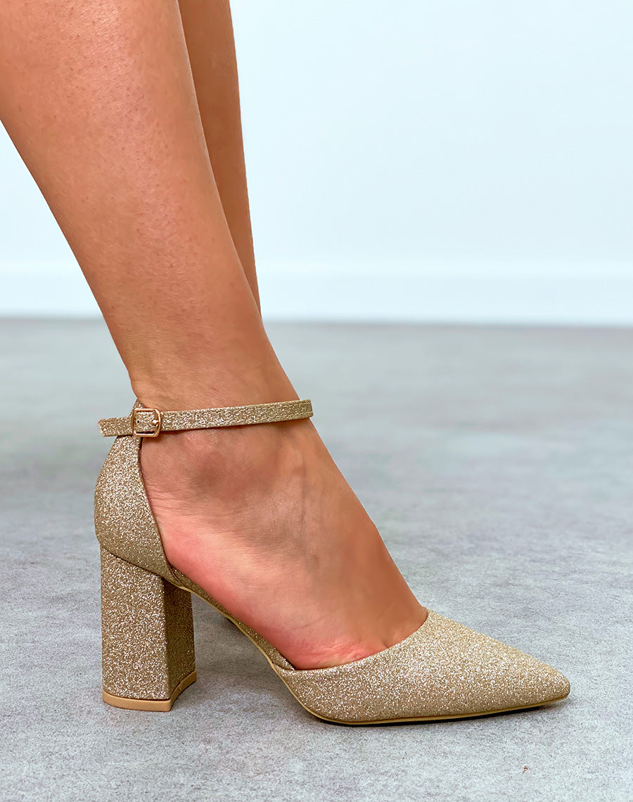 Escarpins élégants brillants dorés à bout pointus