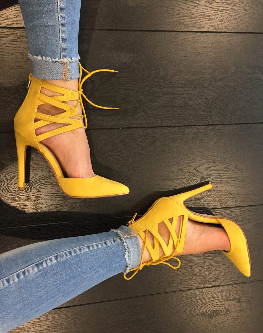 Escarpins mode jaune effet suédine