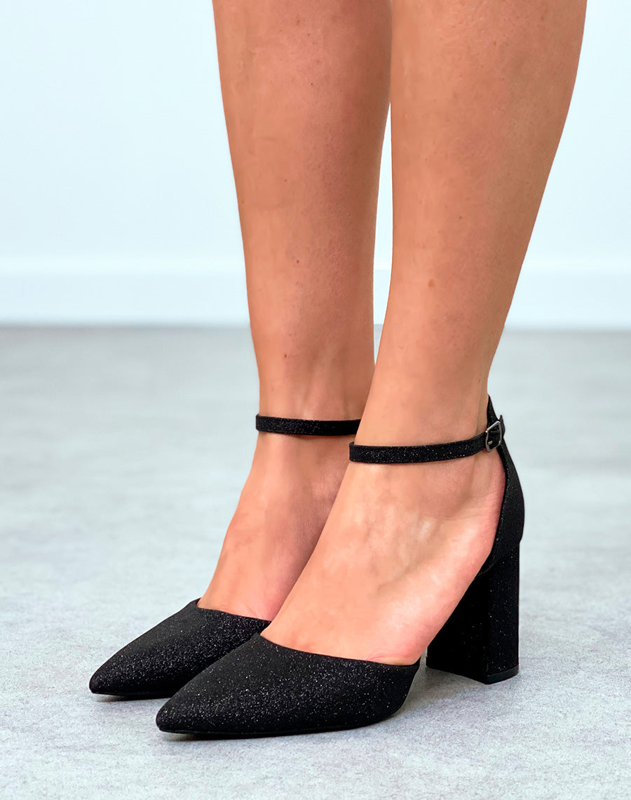Escarpins noir brillant à talon épais et à bout pointus