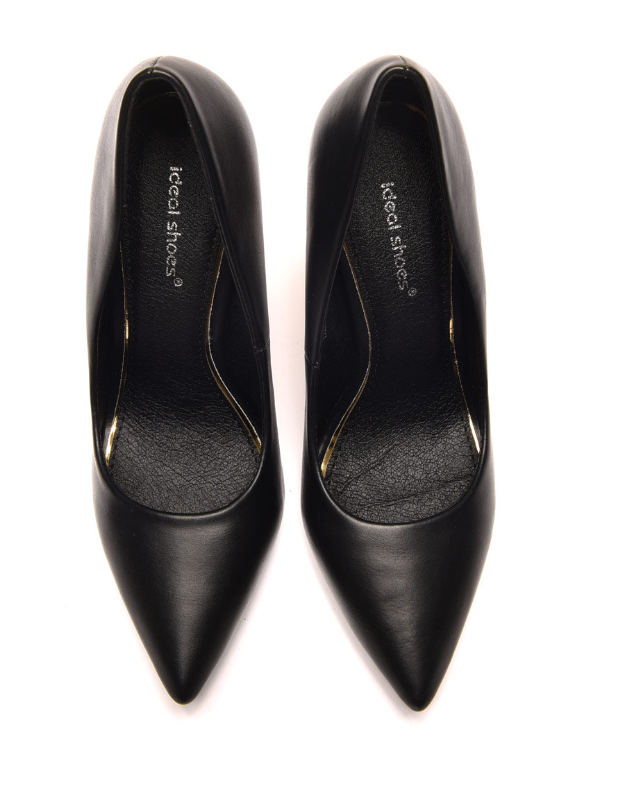 Escarpins noirs à bout pointu et talon doré