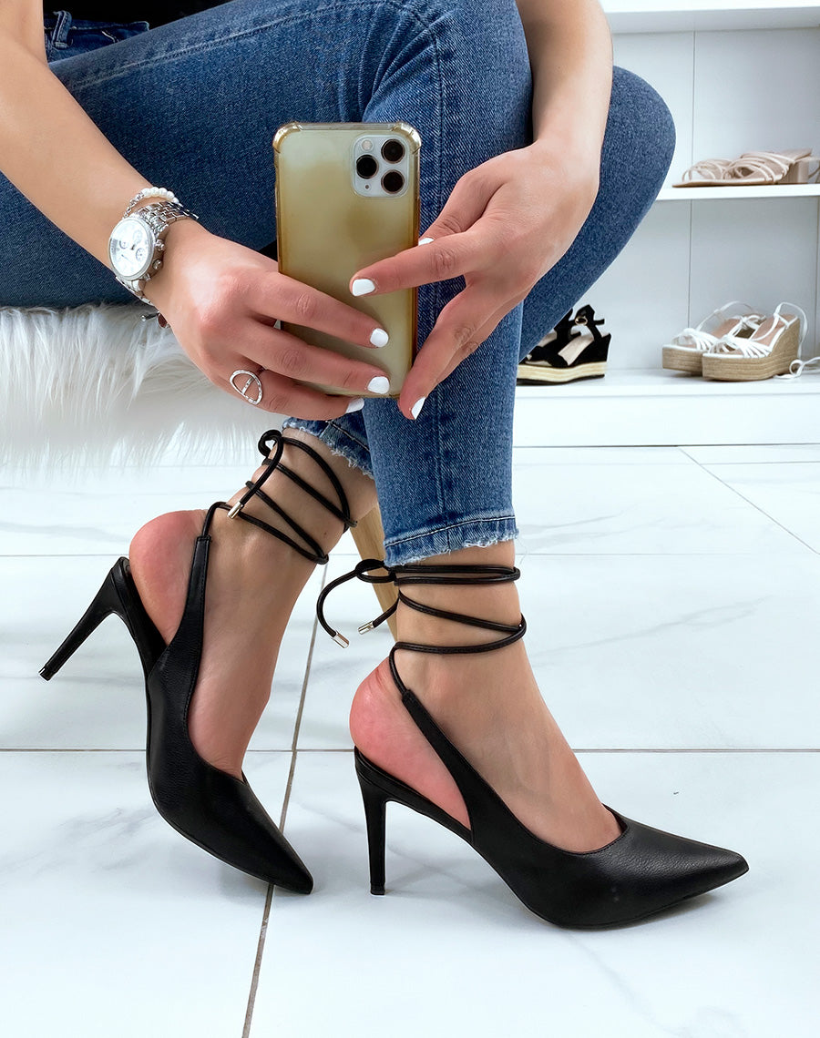 Escarpins noirs en similicuir à lacets