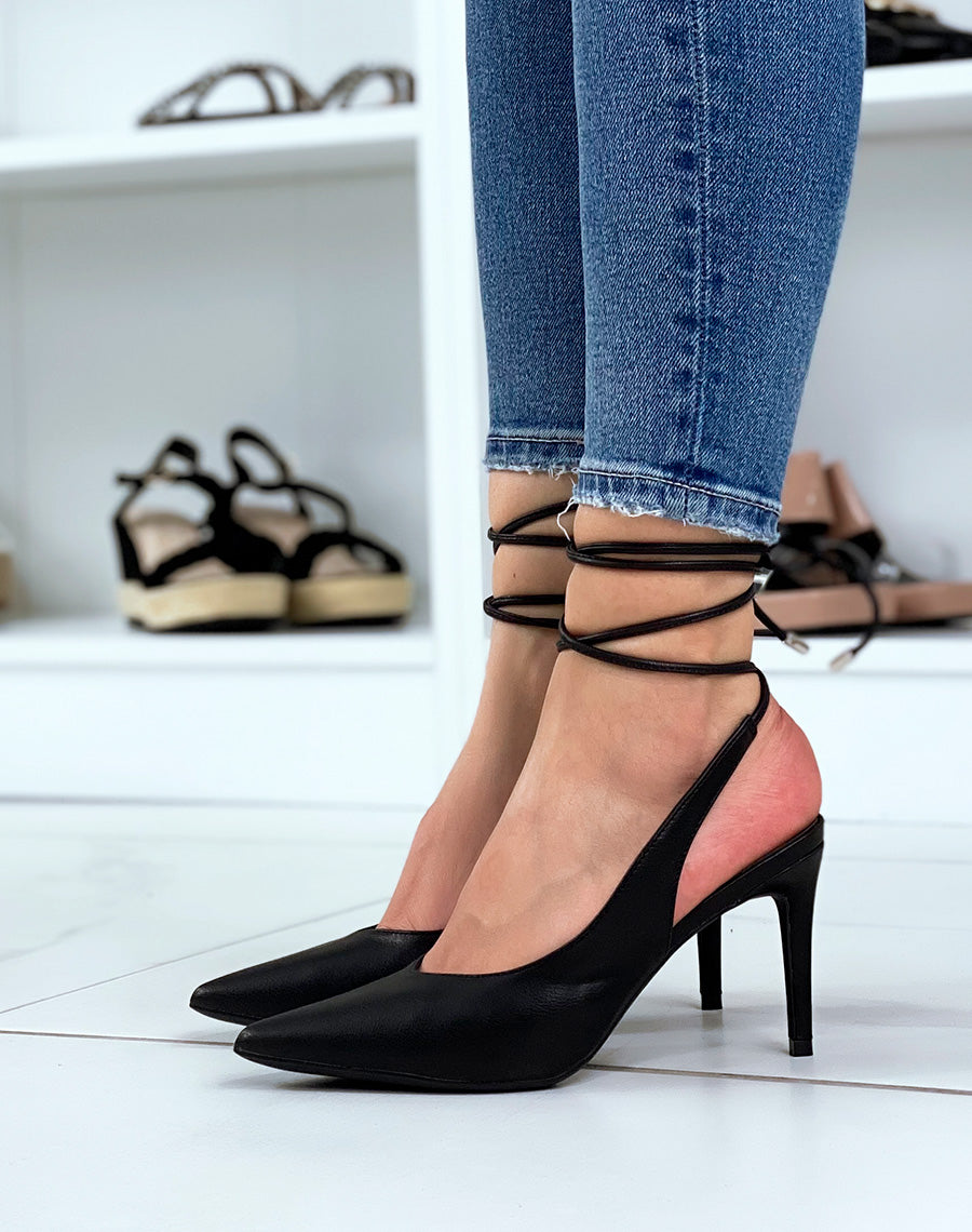 Escarpins noirs en similicuir à lacets