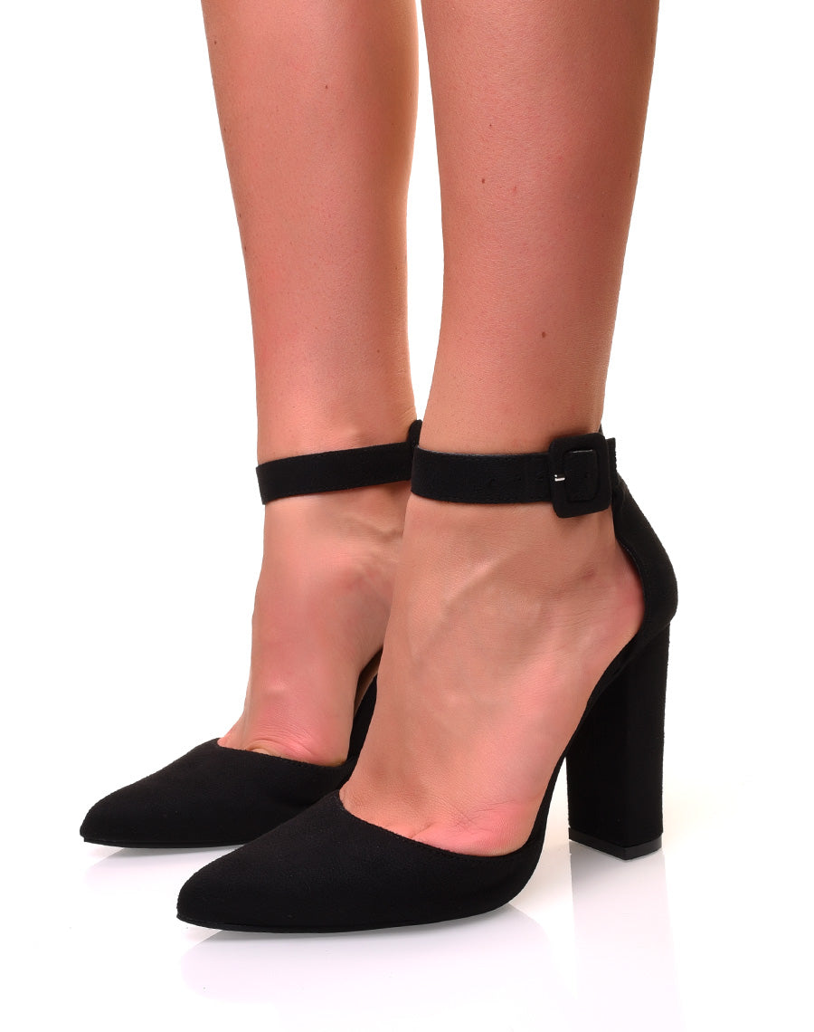 Escarpins noirs en suédine à talons carrés