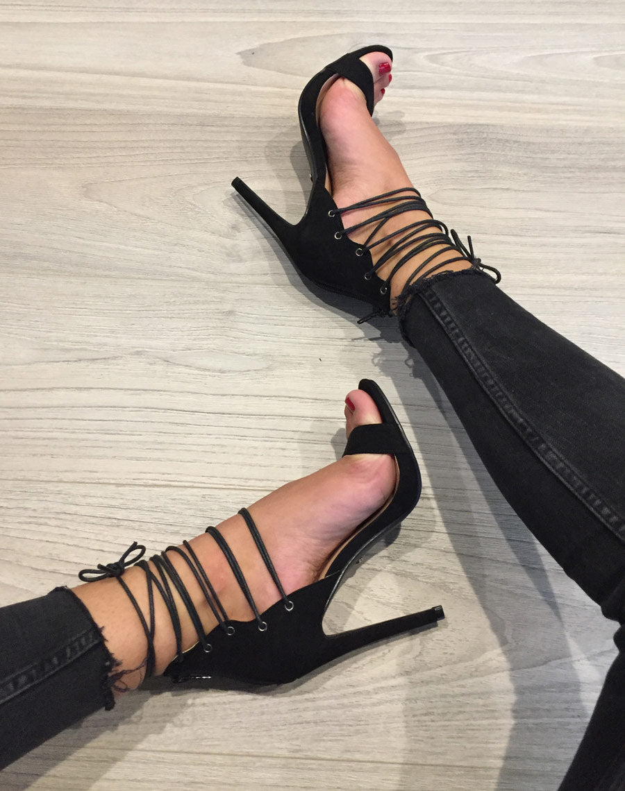 Escarpins noirs lacets