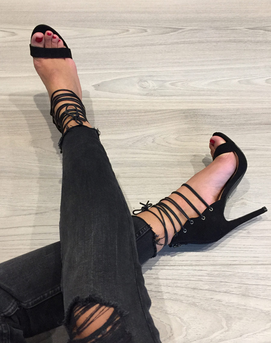 Escarpins noirs lacets