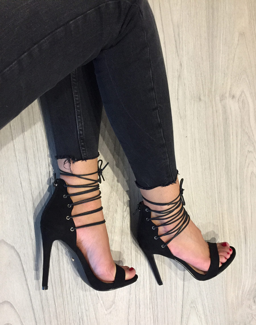 Escarpins noirs lacets